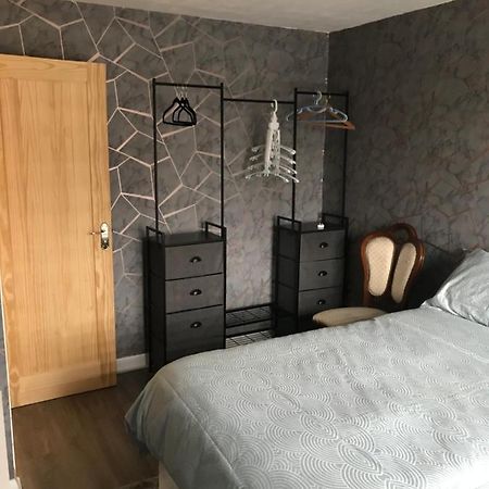 Double Room Next To Burnham Elizabeth Line Station Slough Exterior foto