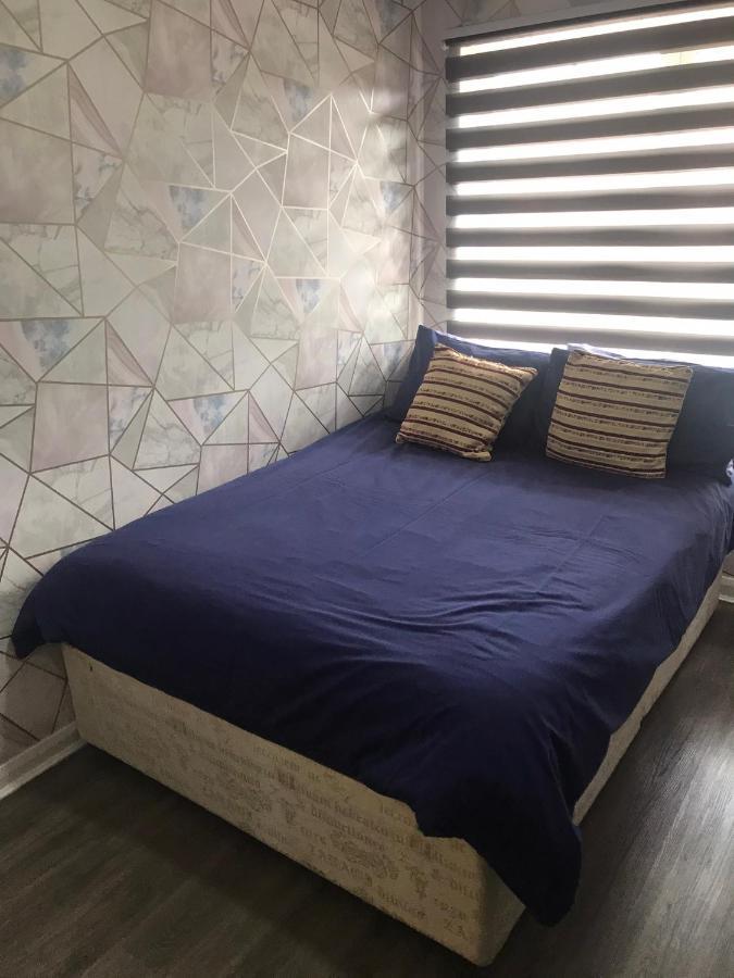 Double Room Next To Burnham Elizabeth Line Station Slough Exterior foto